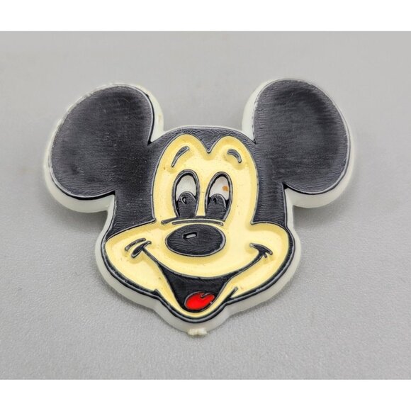 1970's Disney Mickey Mouse Lapel Pin Brooch Hard Plastic Disneyana - Picture 1 of 2